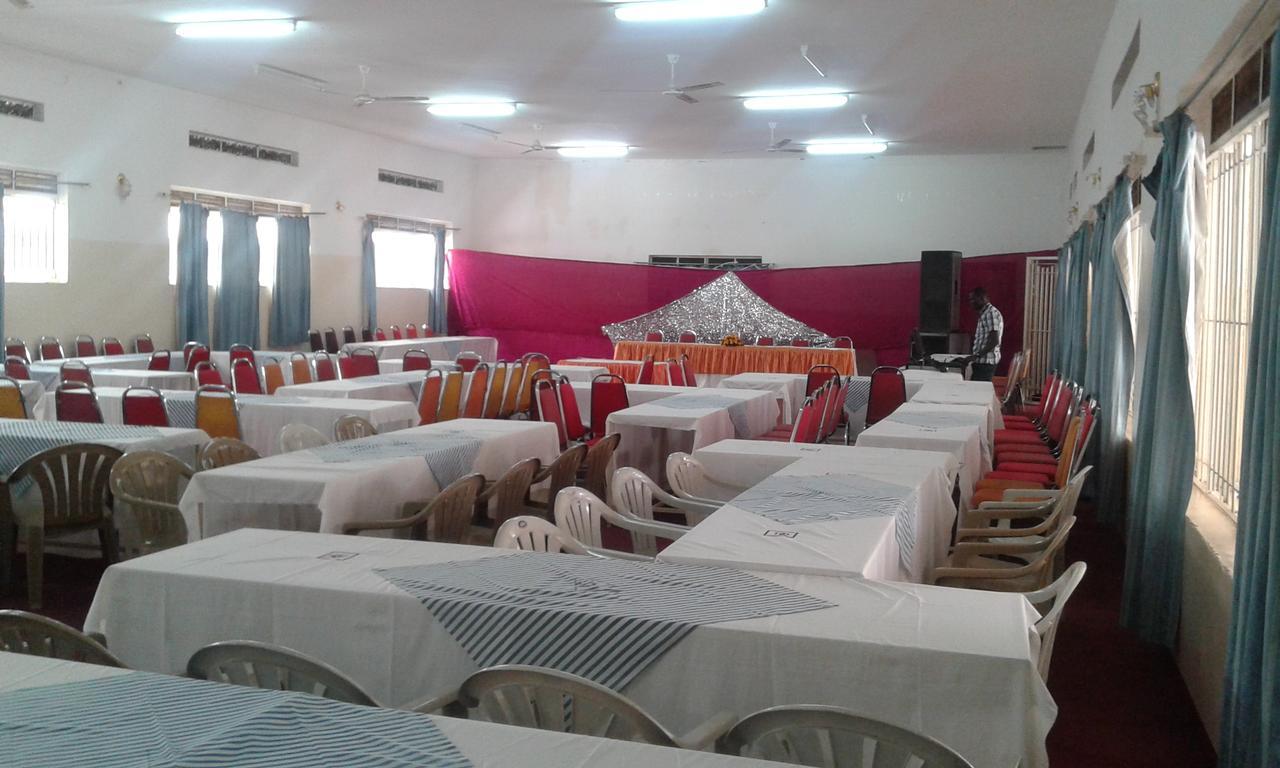 Njeru Brisk Hotel Triangle מראה חיצוני תמונה