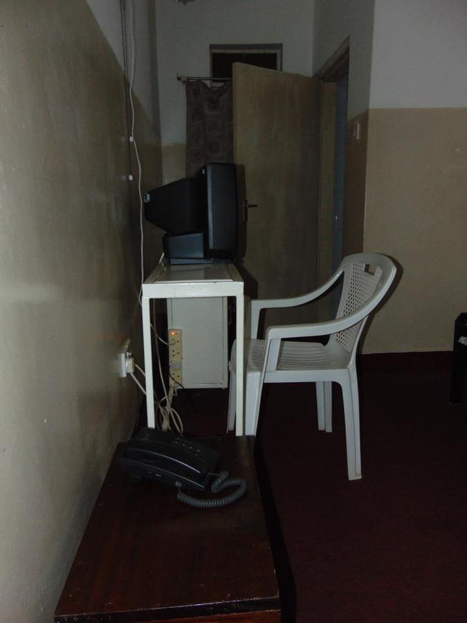 Njeru Brisk Hotel Triangle מראה חיצוני תמונה