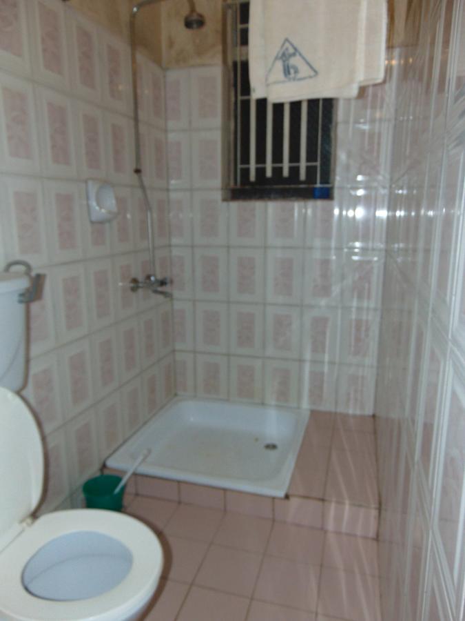 Njeru Brisk Hotel Triangle מראה חיצוני תמונה