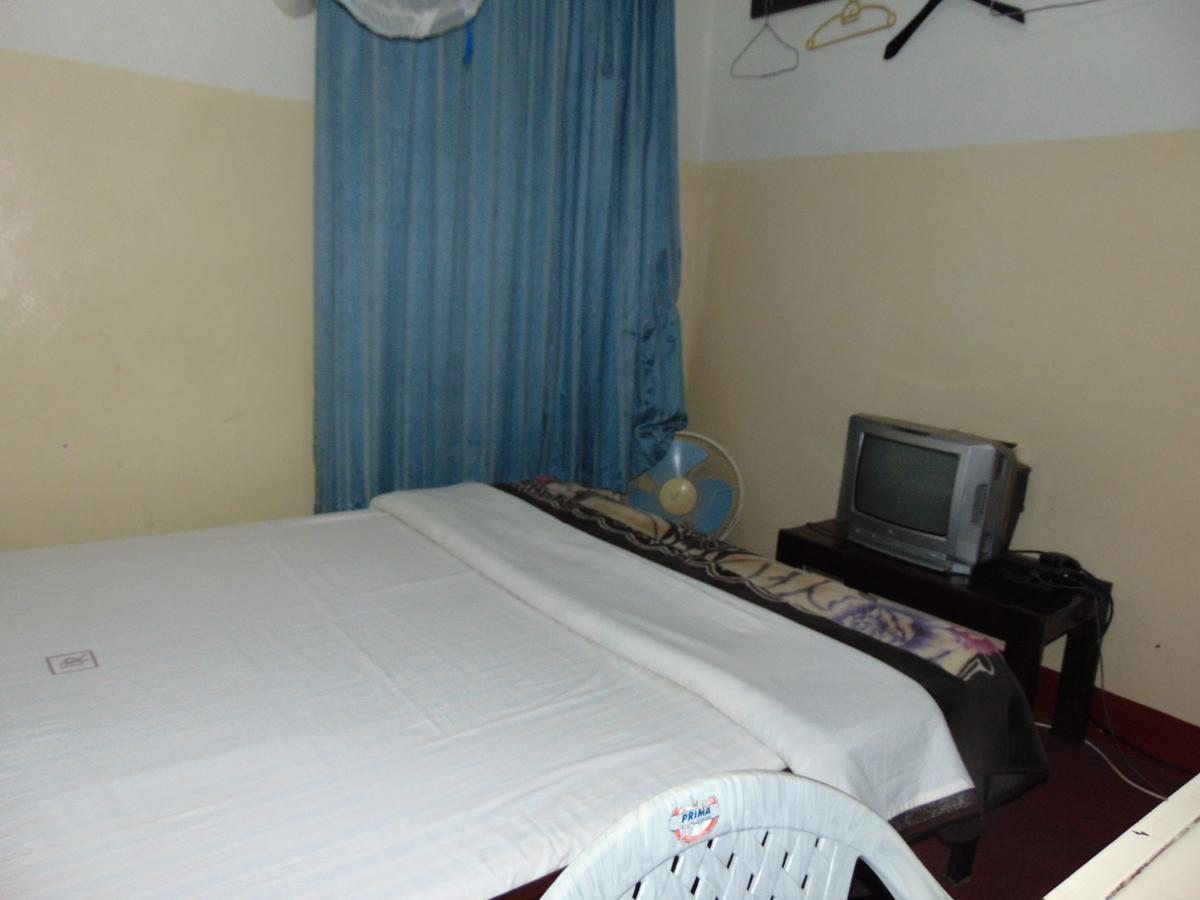 Njeru Brisk Hotel Triangle מראה חיצוני תמונה
