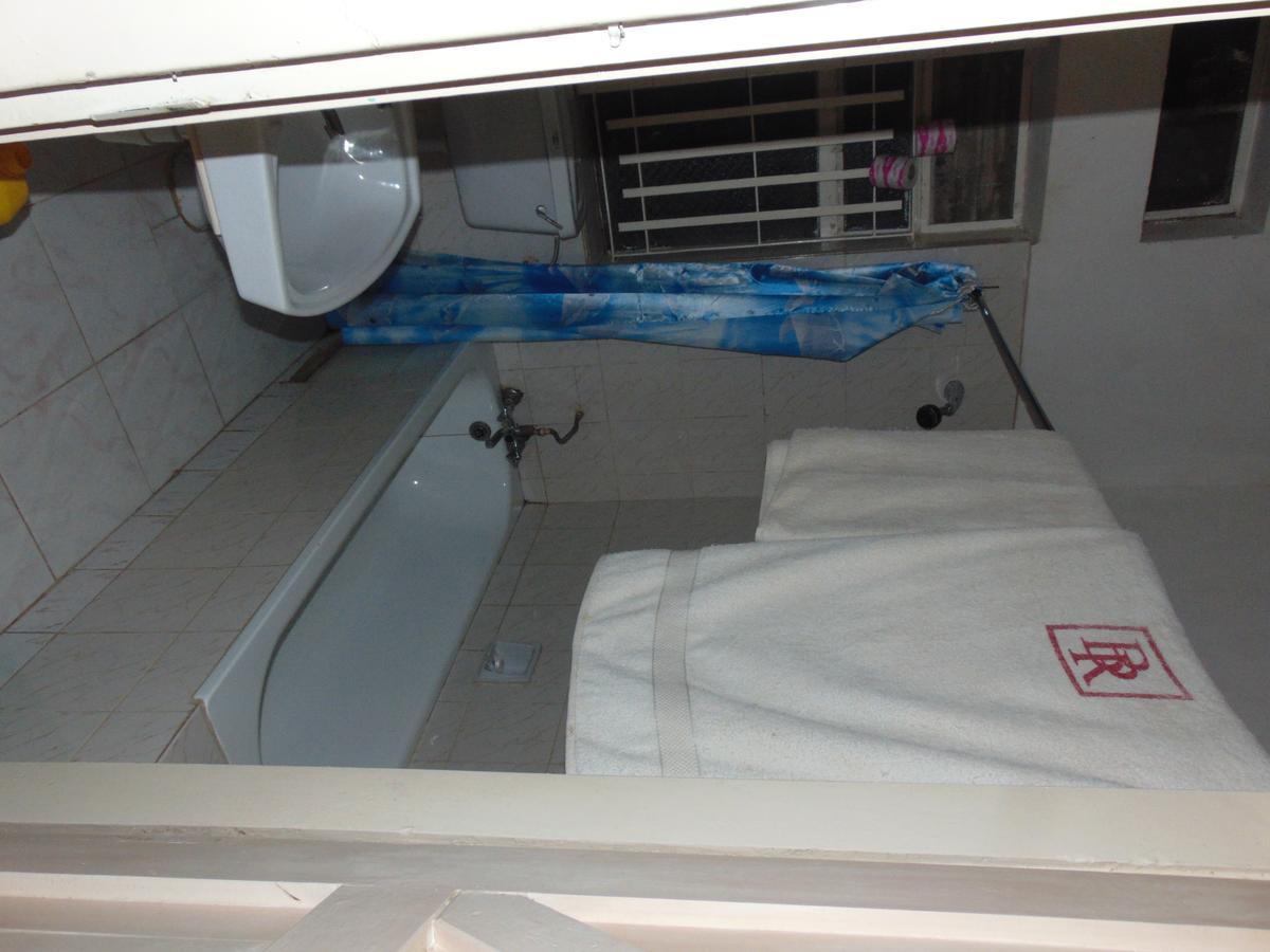 Njeru Brisk Hotel Triangle מראה חיצוני תמונה