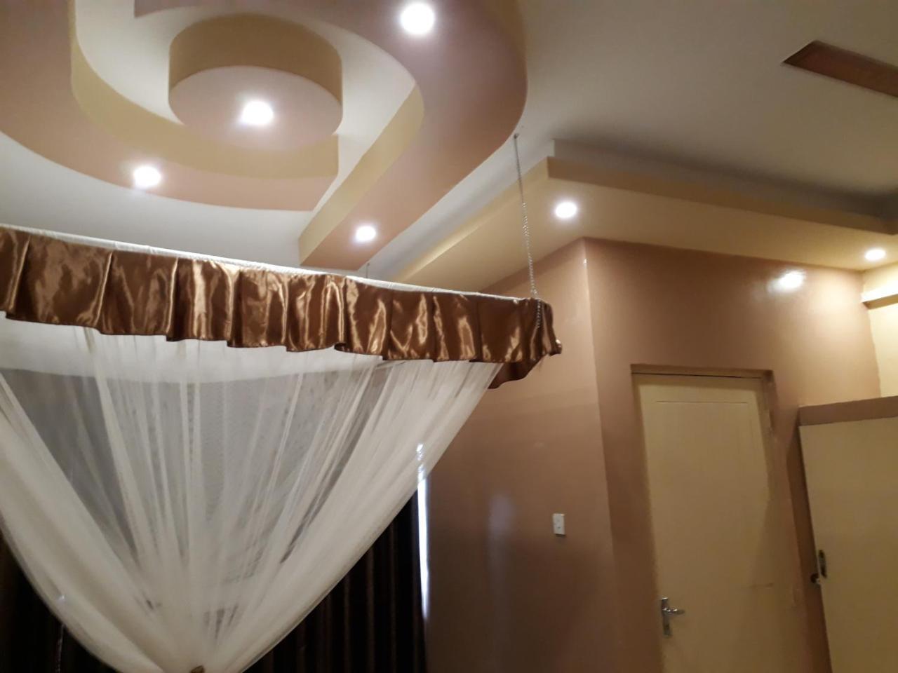 Njeru Brisk Hotel Triangle מראה חיצוני תמונה